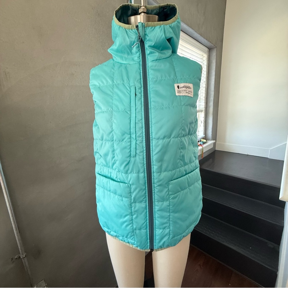 Cotopaxi Women's Green and Blue Hooded Vest -Reversible - Picture 6 of 9